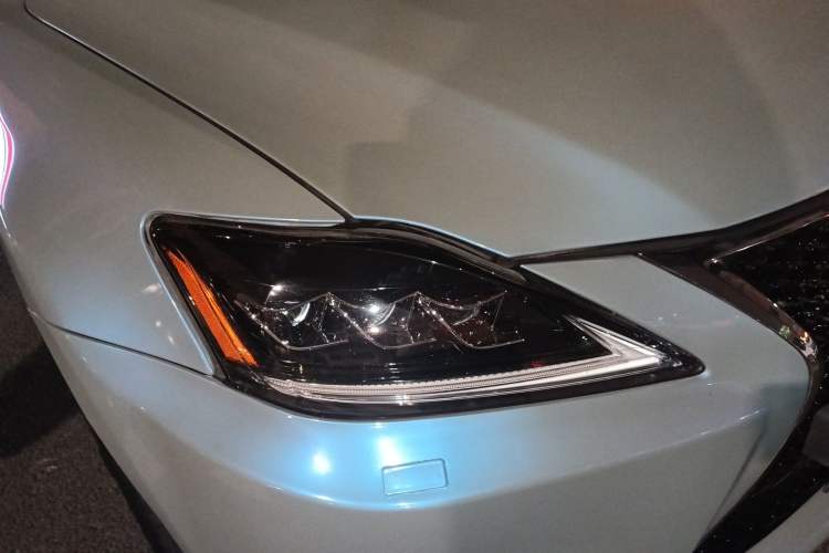 Used Lexus IS 2009 300C Right Front Headlight