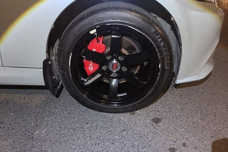 Used Lexus IS 2009 300C Right Front Wheel Hub