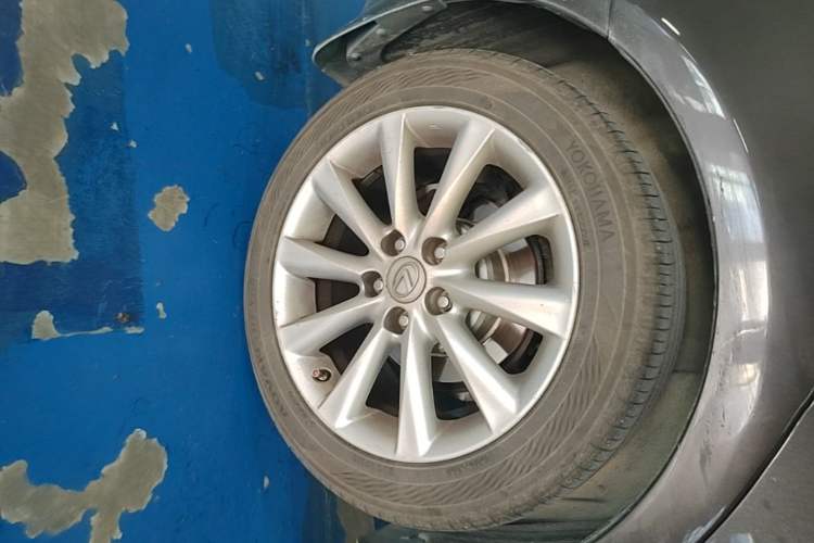 Used Lexus IS 2009 300 Right Rear Wheel Hub