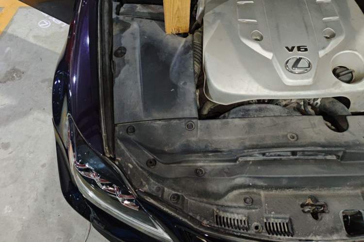 Used Lexus IS 2009 300C Engine Bay Right