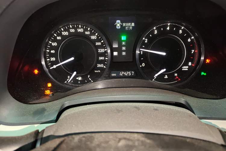 Used Lexus IS 2009 300C Odometer Close Up