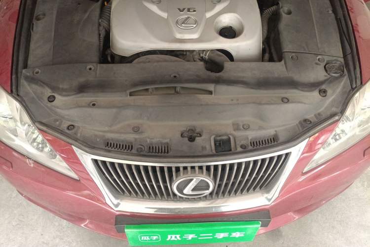 Used Lexus IS 2009 300 Engine Bay