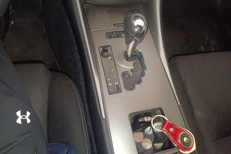 Used Lexus IS 2009 300 Gear Lever