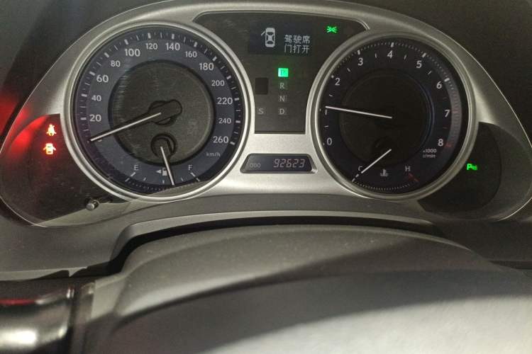 Used Lexus IS 2009 300 Odometer Close Up