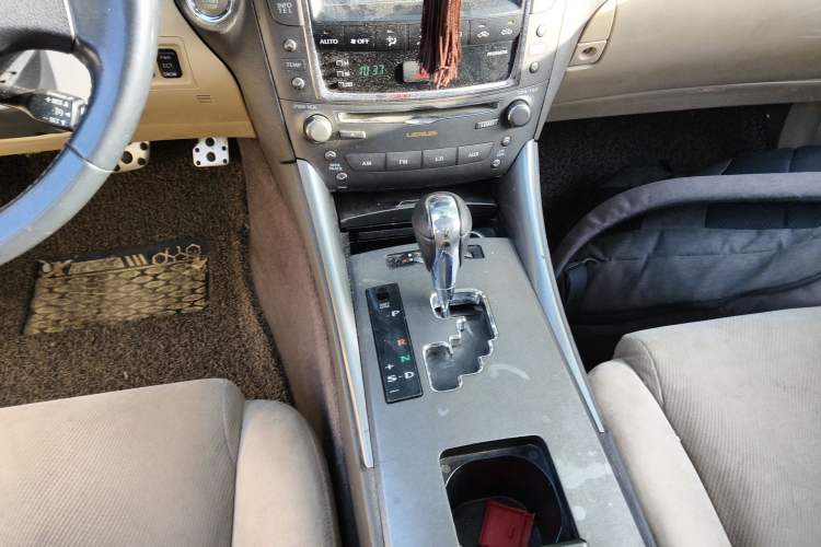 Used Lexus IS 2009 300 Gear Lever
