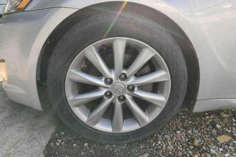 Used Lexus IS 2009 300 Left Front Wheel Hub