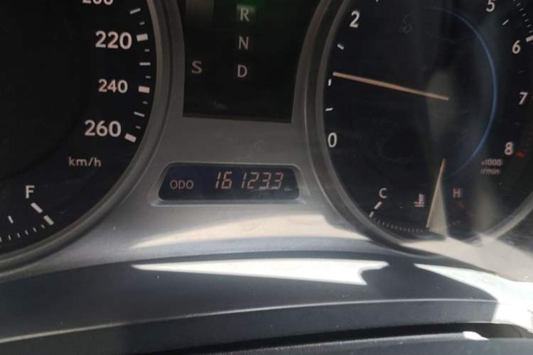 Used Lexus IS 2009 300 Xuan Dong Edition Odometer Close Up
