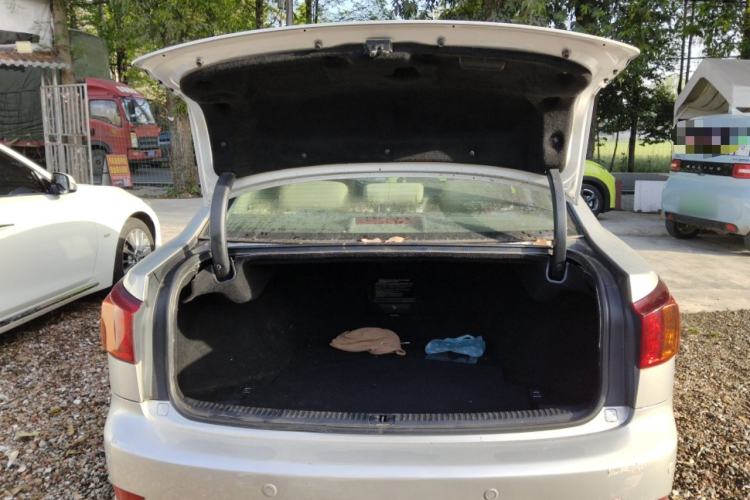 Used Lexus IS 2009 300 Trunk