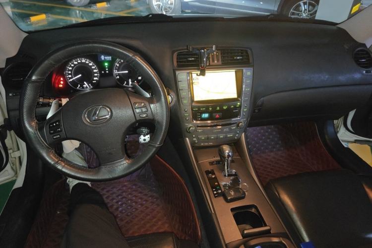 Used Lexus IS 2009 300C Center Console