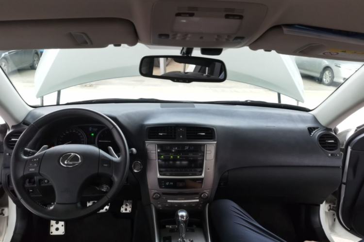 Used Lexus IS 2009 300 Center Console