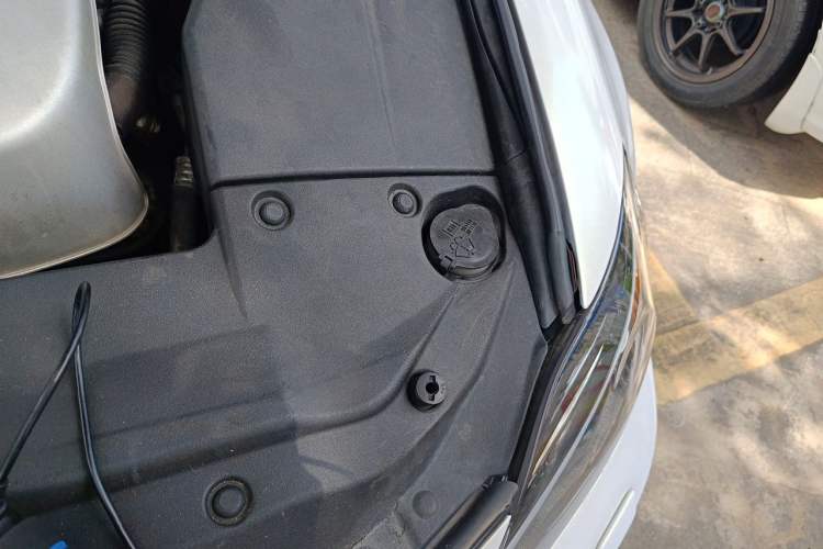 Used Lexus IS 2009 300C Engine Bay Left
