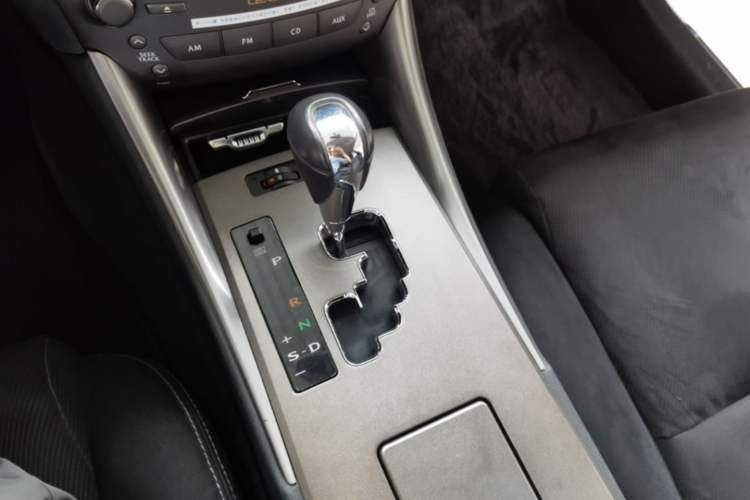 Used Lexus IS 2009 300 Gear Lever