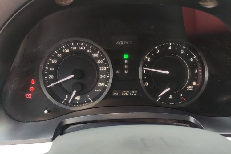 Used Lexus IS 2009 300C Odometer Close Up