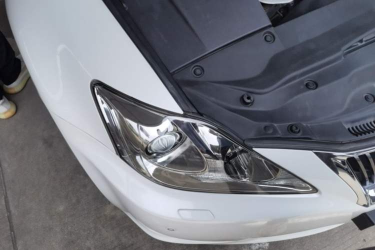 Used Lexus IS 2009 300 Right Front Headlight
