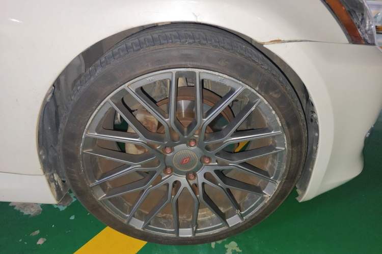 Used Lexus IS 2009 300C Right Front Wheel Hub