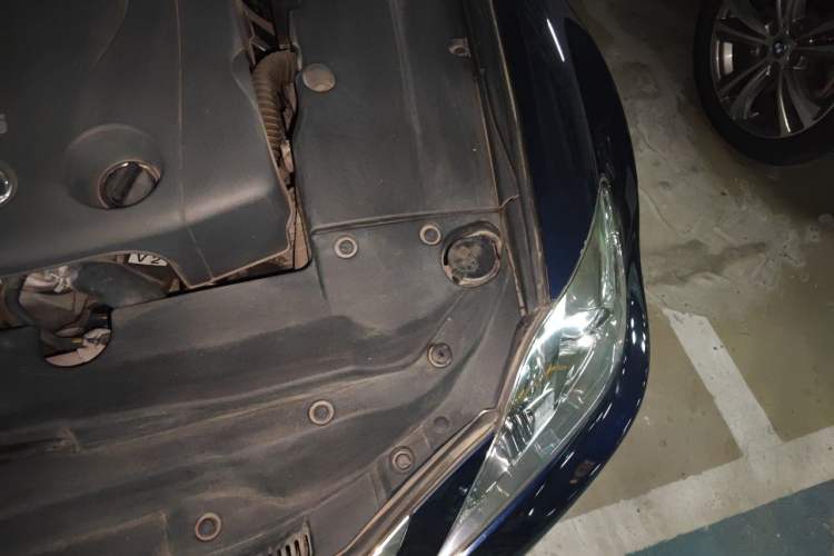 Used Lexus IS 2011 250 Sport Edition Engine Bay Left