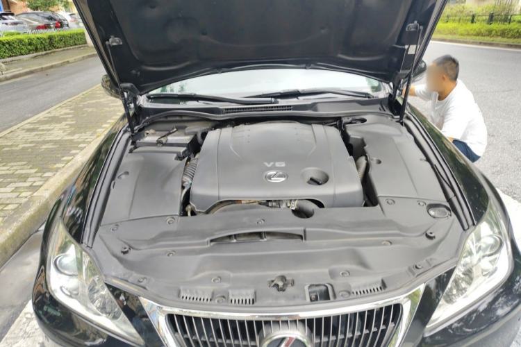 Used Lexus IS 2011 250 Sport Edition Engine Bay