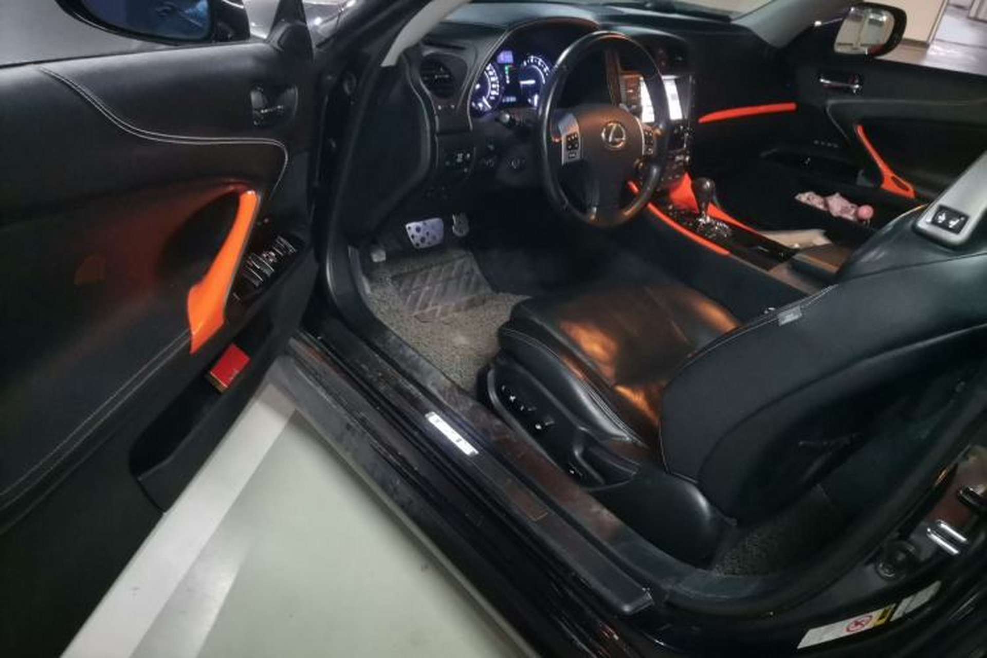 Used Lexus IS 2011 250C Driver Seat