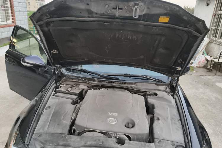 Used Lexus IS 2011 250 Sport Edition Engine Bay