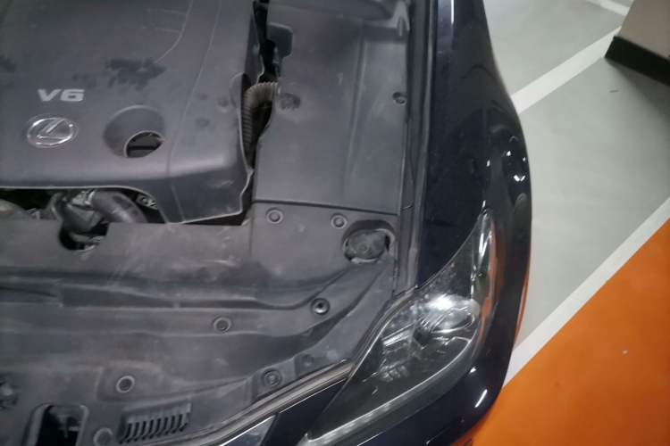 Used Lexus IS 2011 250C Engine Bay Left