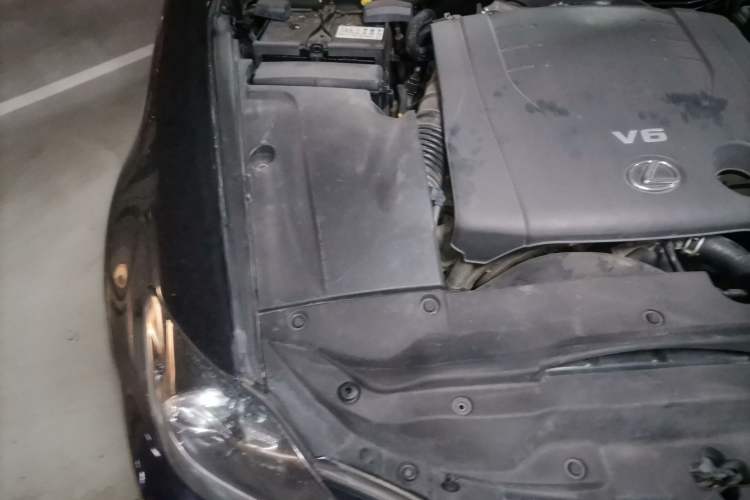 Used Lexus IS 2011 250C Engine Bay Right