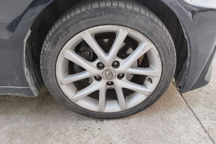 Used Lexus IS 2011 250 Sport Edition Right Front Wheel Hub