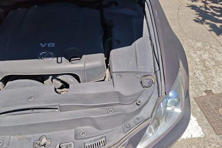 Used Lexus IS 2011 250 Sport Edition Engine Bay Left
