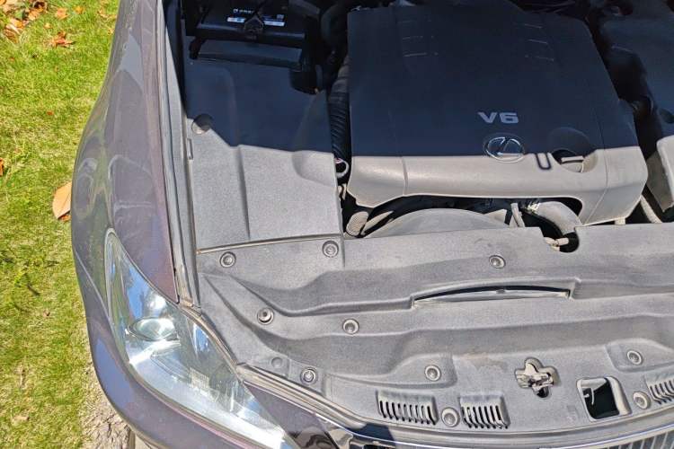Used Lexus IS 2011 250 Sport Edition Engine Bay Right