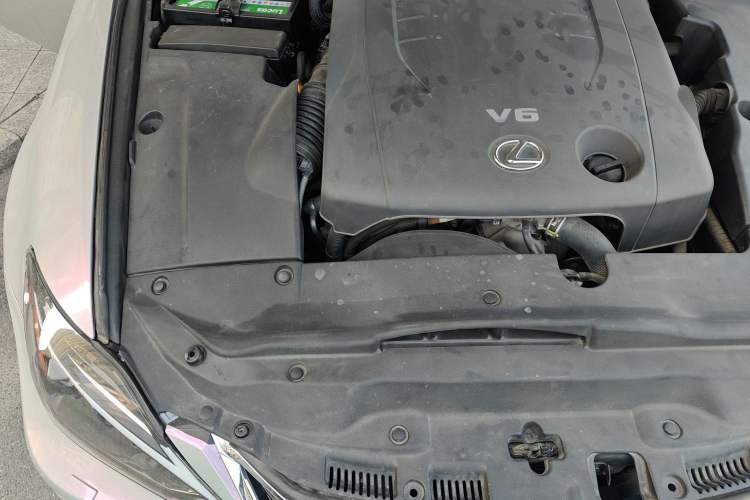 Used Lexus IS 2011 250C Engine Bay Right
