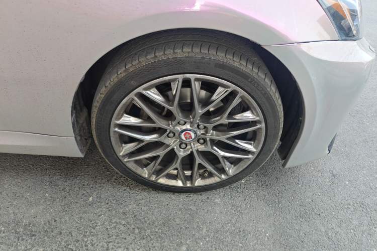 Used Lexus IS 2011 250C Right Front Wheel Hub