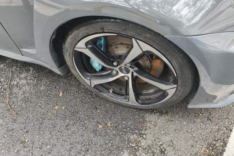 Used Lexus IS 2011 250 Windstorm Edition Right Front Wheel Hub