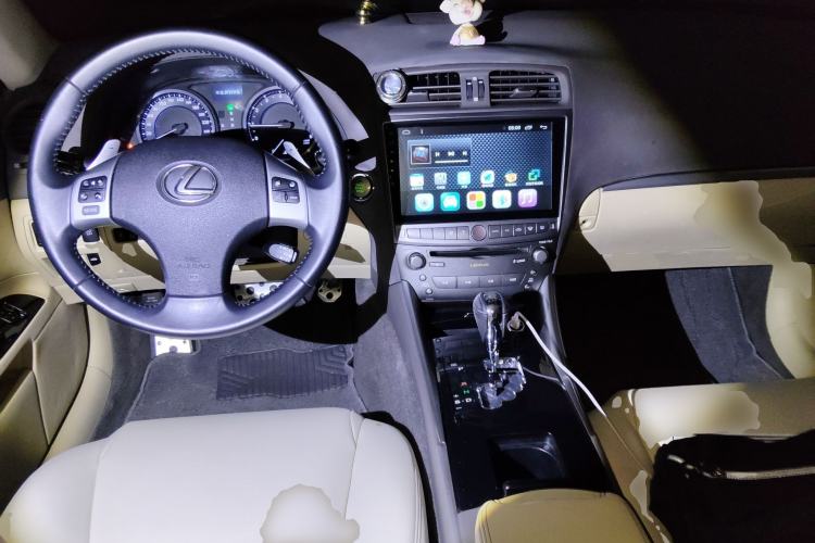 Used Lexus IS 2011 250 Sport Edition Center Console