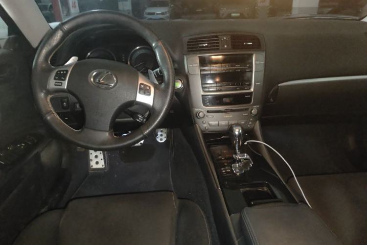 Used Lexus IS 2011 250 Sport Edition Center Console