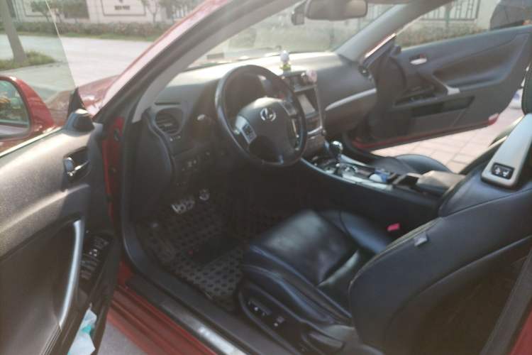 Used Lexus IS 2011 250C Driver Seat
