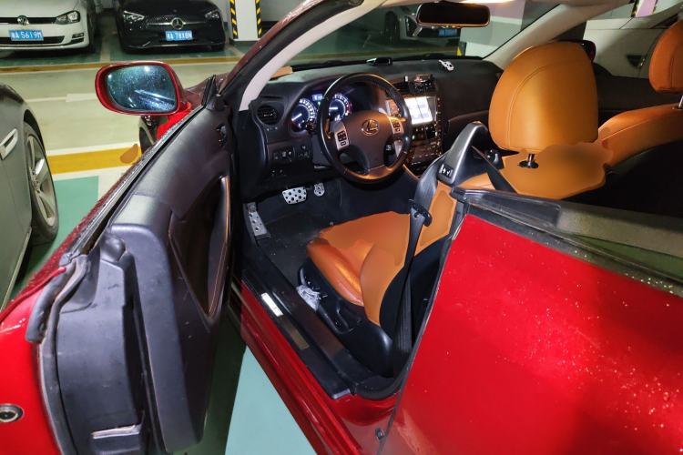 Used Lexus IS 2011 250C Driver Seat