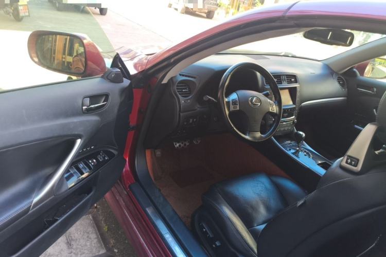 Used Lexus IS 2011 250C Driver Seat
