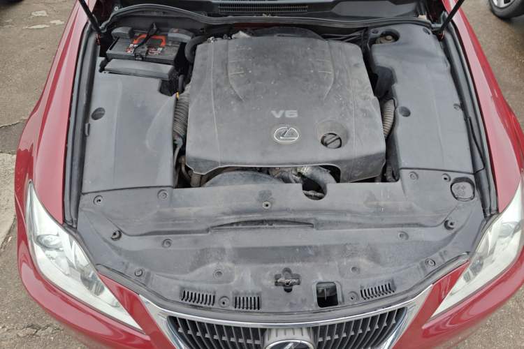 Used Lexus IS 2011 250 Sport Edition Engine Bay