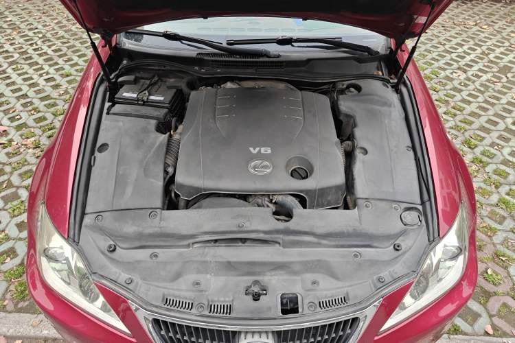 Used Lexus IS 2011 250 Sport Edition Engine Bay