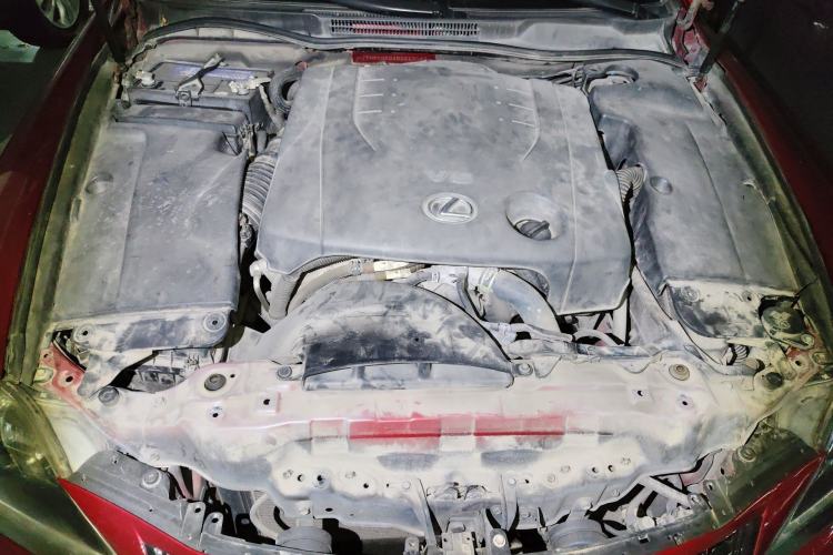 Used Lexus IS 2011 250C Engine Bay