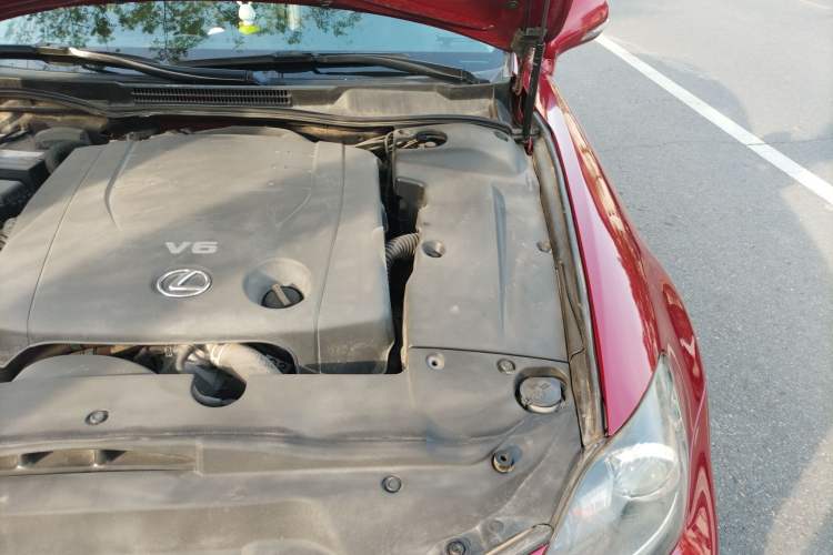 Used Lexus IS 2011 250C Engine Bay Left