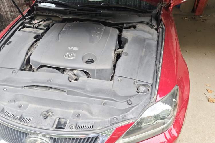 Used Lexus IS 2011 250C Engine Bay Left