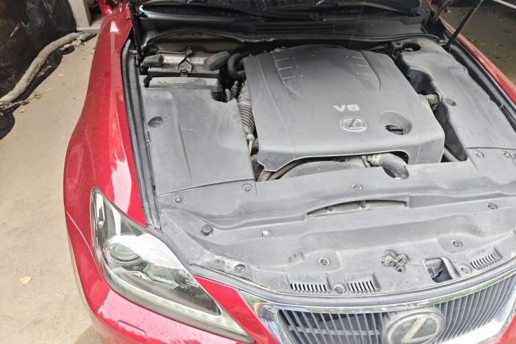 Used Lexus IS 2011 250C Engine Bay Right