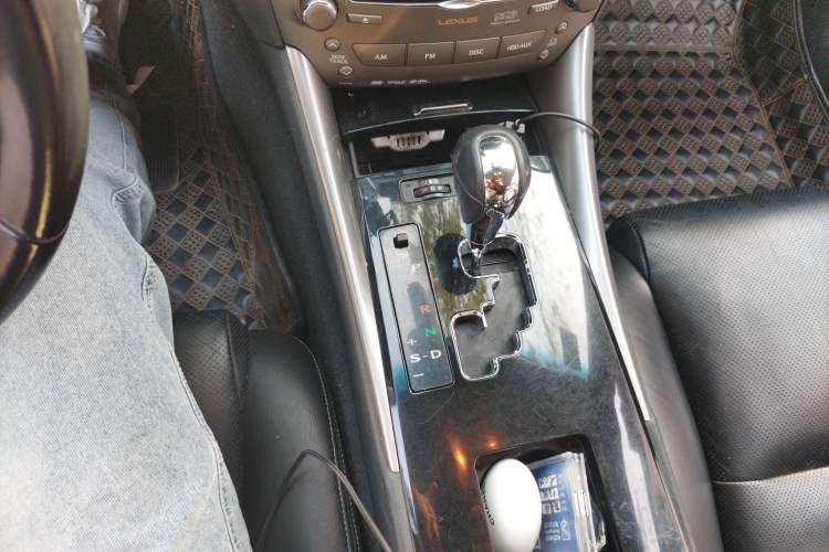 Used Lexus IS 2011 250C Gear Lever