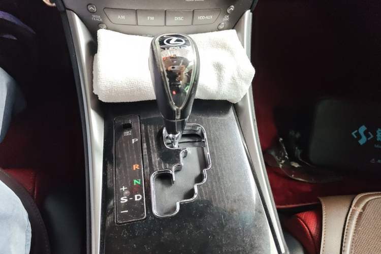 Used Lexus IS 2011 250C Gear Lever