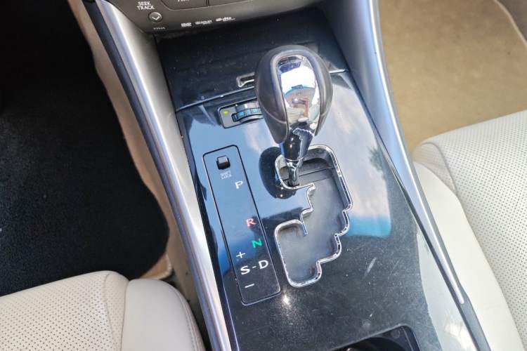 Used Lexus IS 2011 250C Gear Lever