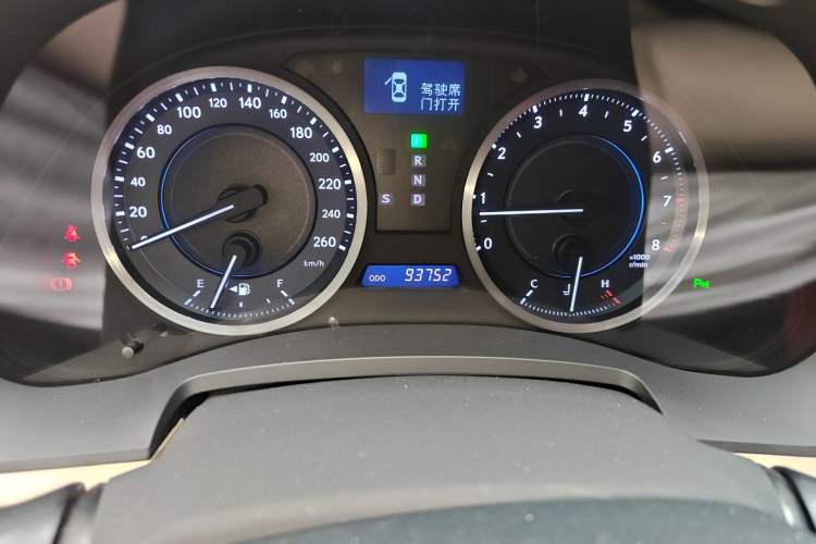 Used Lexus IS 2011 250 Sport Edition Odometer Close Up