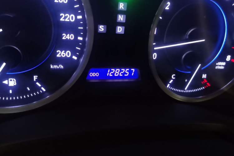 Used Lexus IS 2011 250 Elite Edition Odometer Close Up