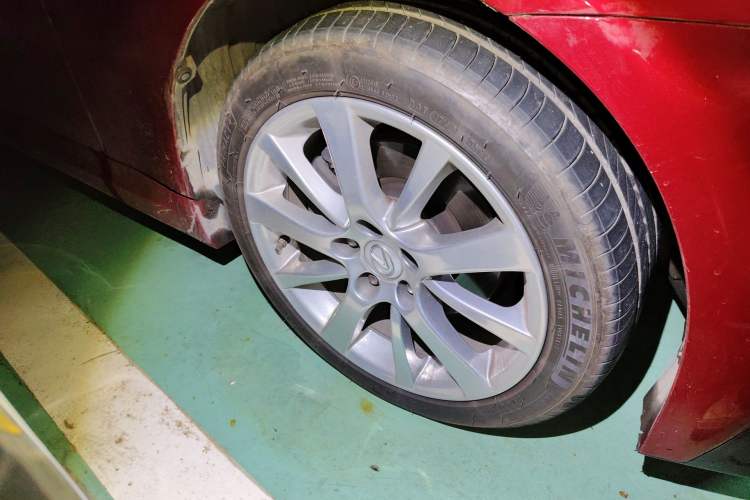 Used Lexus IS 2011 250C Right Front Wheel Hub