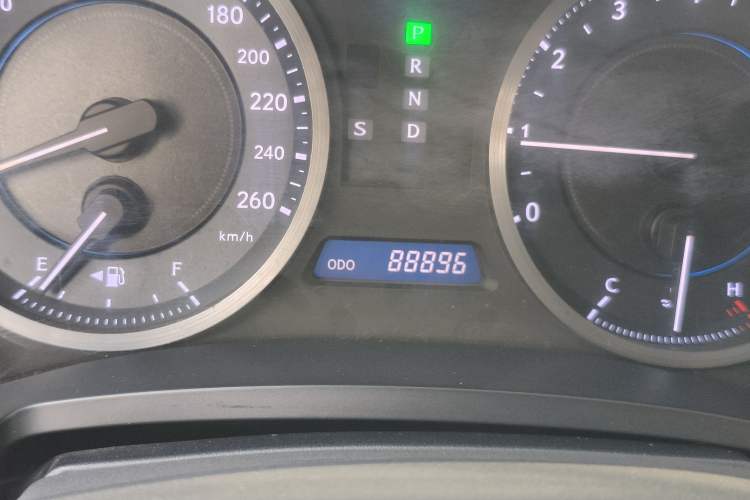 Used Lexus IS 2011 250 Sport Edition Odometer Close Up