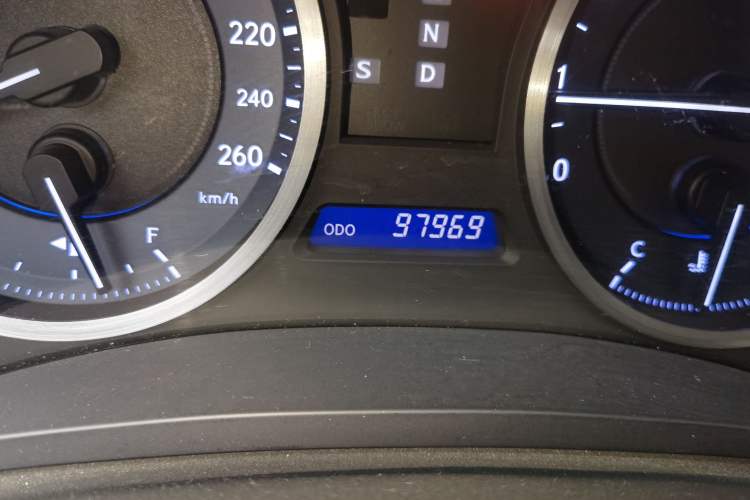 Used Lexus IS 2011 250 Sport Edition Odometer Close Up